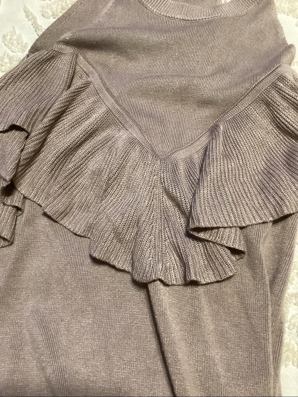 Express Ruffle Cold-Shoulder Top - Picture 5 of 5